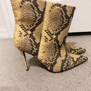 Good American Snakeskin Pattern Heeled Boots